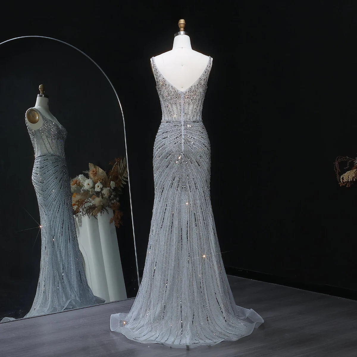 فستان ناعم بتطريز يدوي