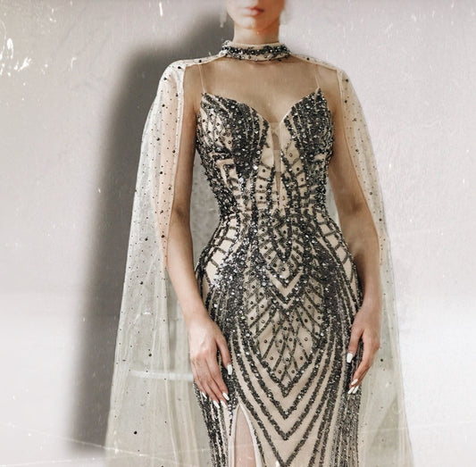 فستان مطرز بتصميم مميز مع كايب طويل