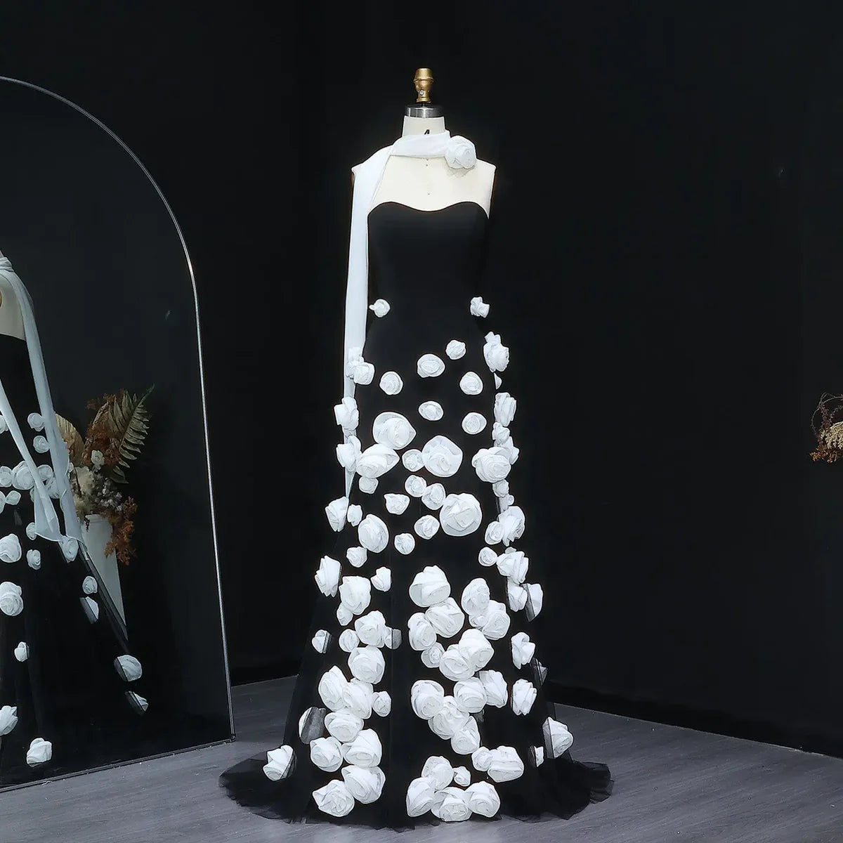 فستان انيق بورود بارزه