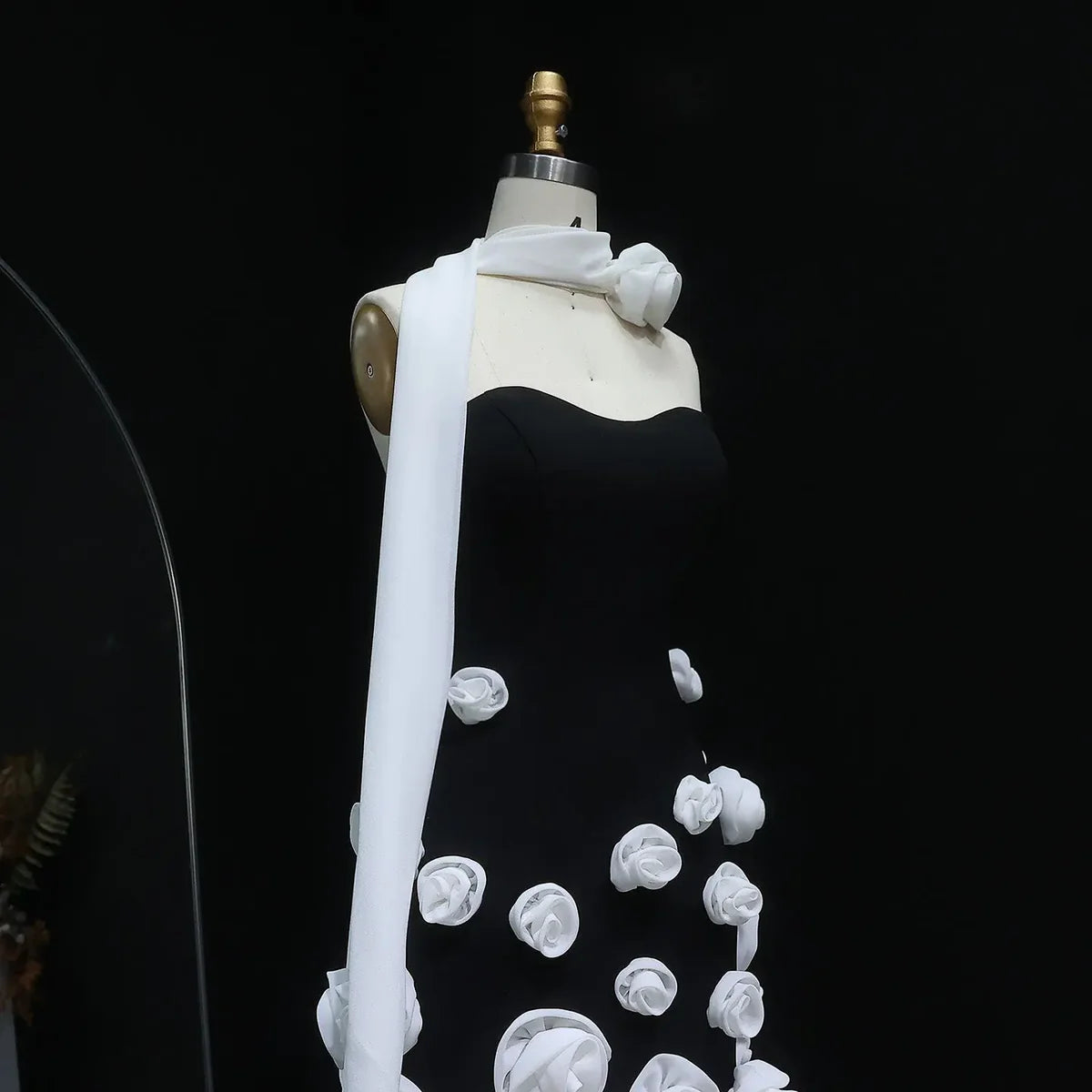 فستان انيق بورود بارزه