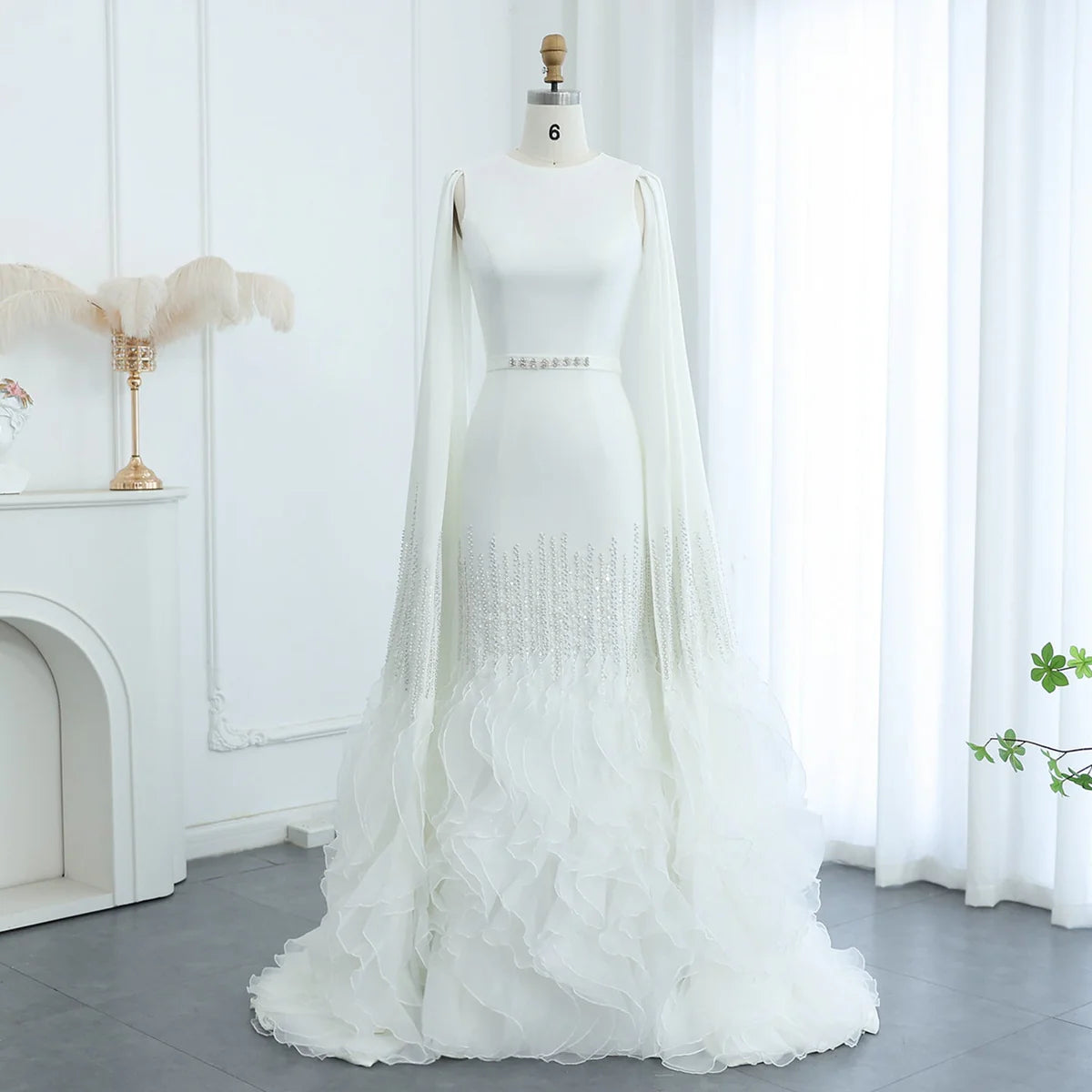 فستان مطرز باكمام كاب طويله