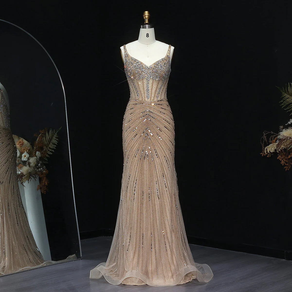 فستان ناعم بتطريز يدوي