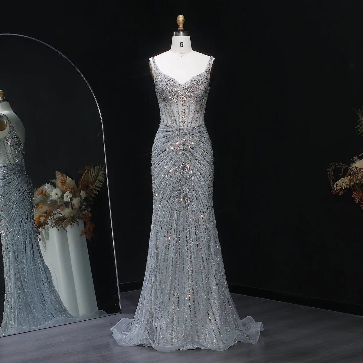 فستان ناعم بتطريز يدوي