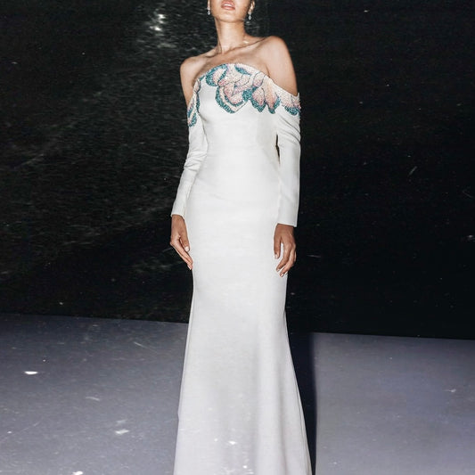 فستان ناعم بتطريز يدوي