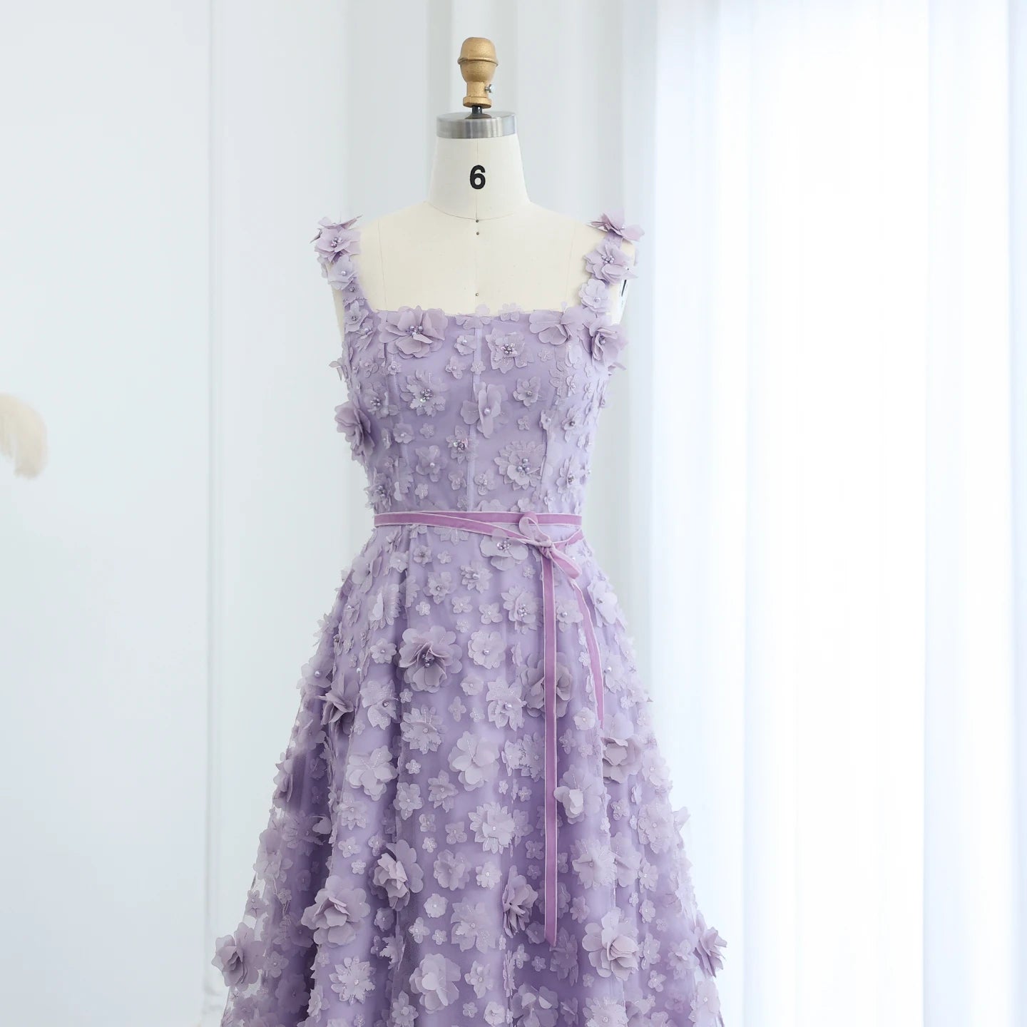 فستان انيق بورود بارزه